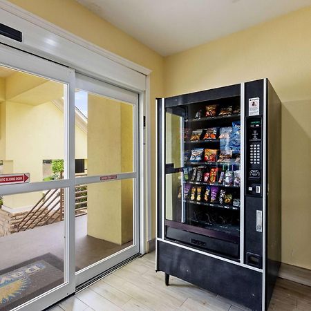 Days Inn & Suites By Wyndham Dfw Airport South-Euless Eksteriør bilde