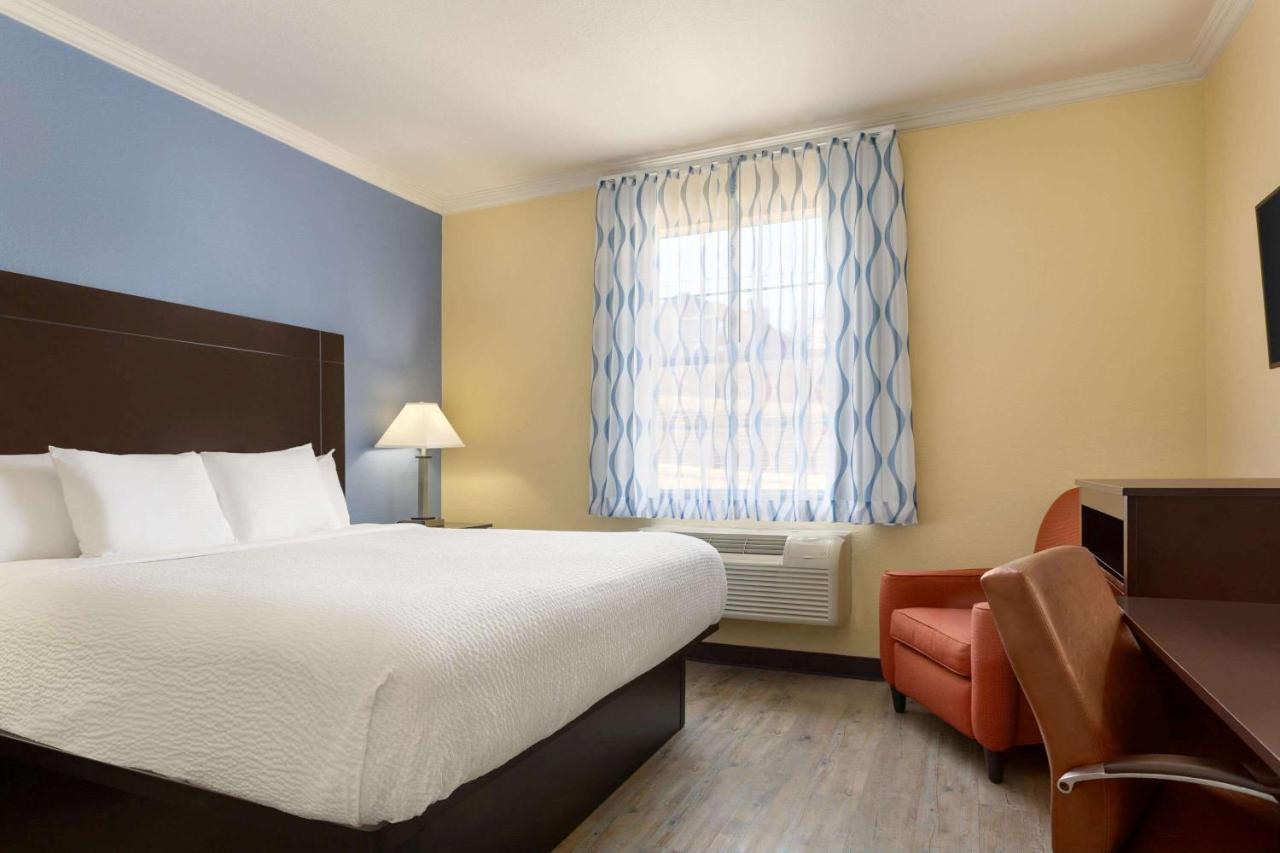 Days Inn & Suites By Wyndham Dfw Airport South-Euless Eksteriør bilde