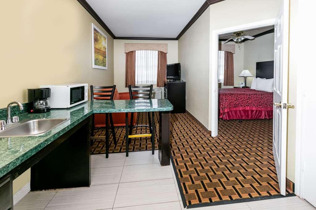 Days Inn & Suites By Wyndham Dfw Airport South-Euless Rom bilde