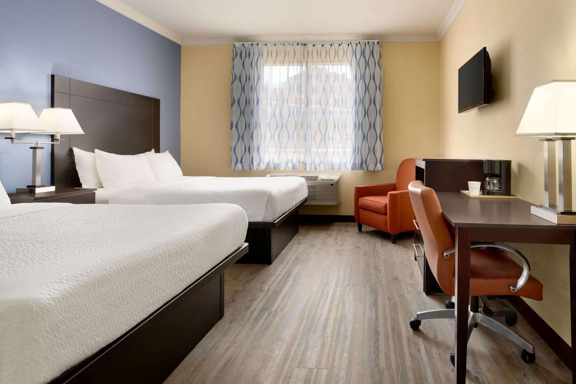 Days Inn & Suites By Wyndham Dfw Airport South-Euless Eksteriør bilde