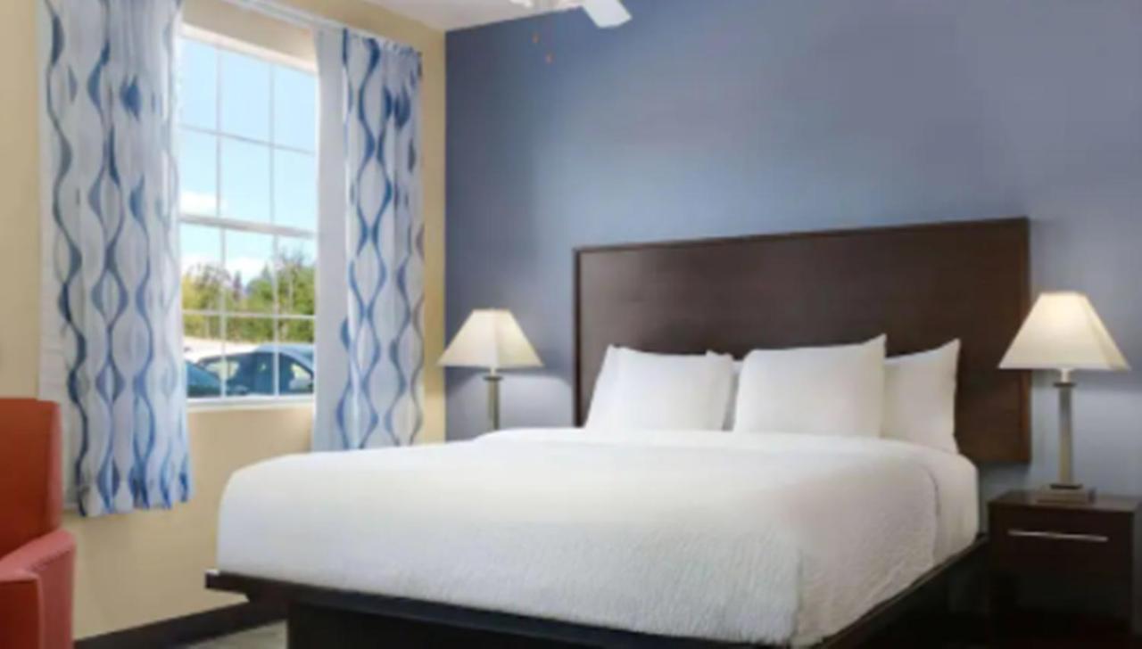 Days Inn & Suites By Wyndham Dfw Airport South-Euless Eksteriør bilde
