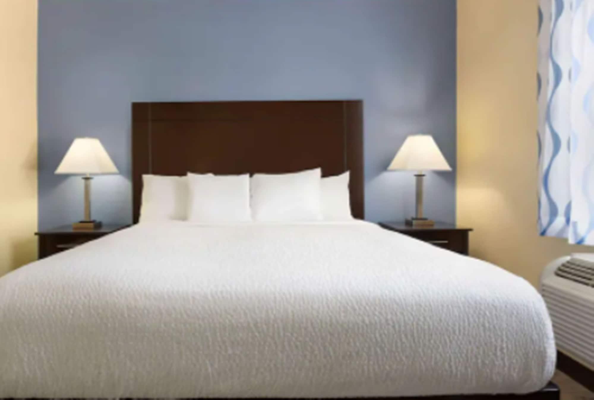 Days Inn & Suites By Wyndham Dfw Airport South-Euless Eksteriør bilde