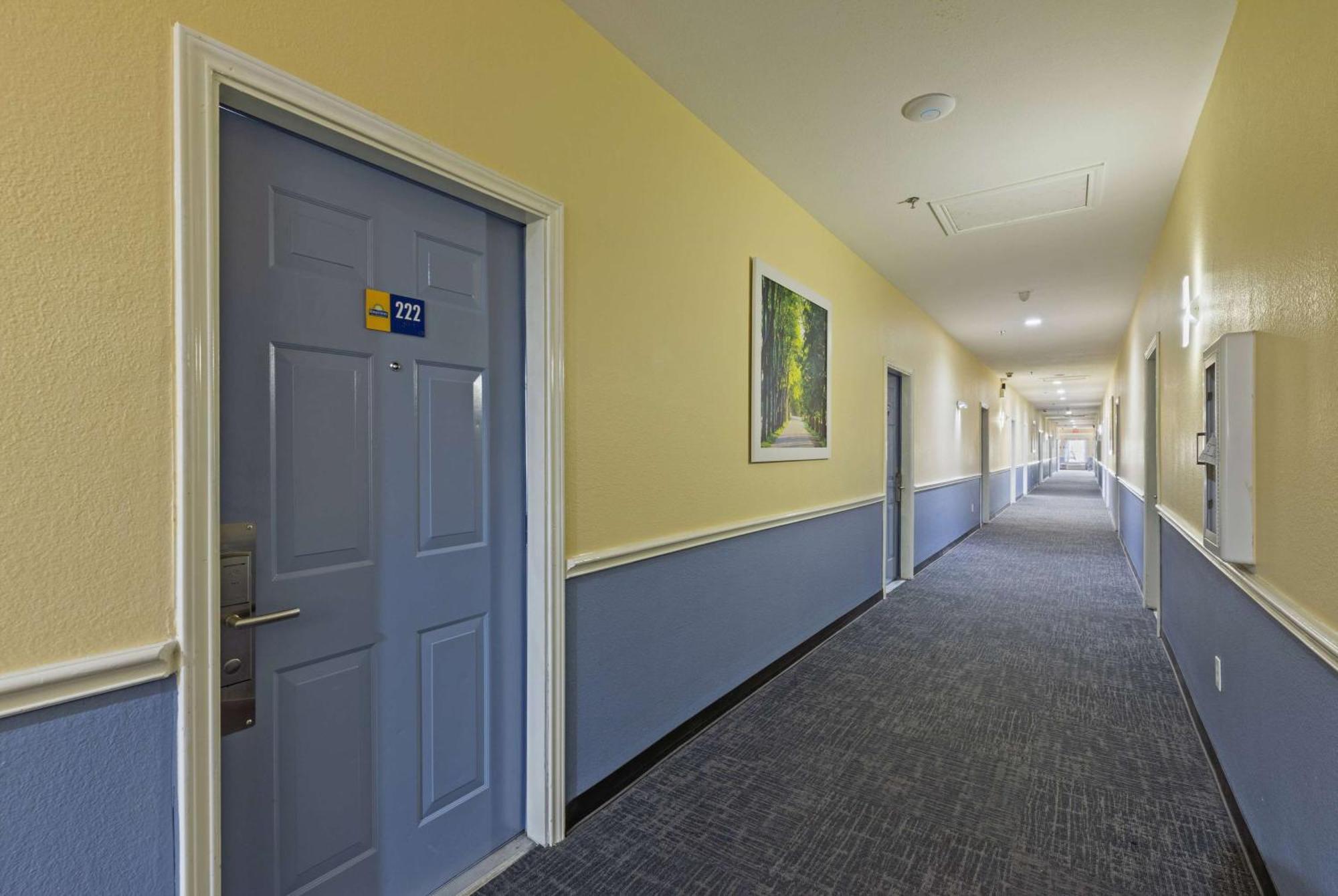 Days Inn & Suites By Wyndham Dfw Airport South-Euless Eksteriør bilde