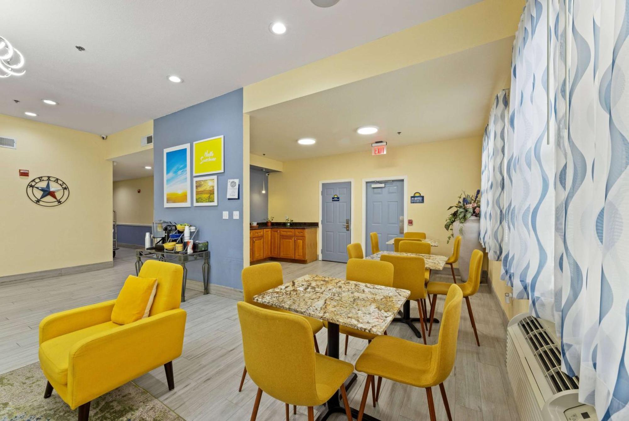 Days Inn & Suites By Wyndham Dfw Airport South-Euless Eksteriør bilde