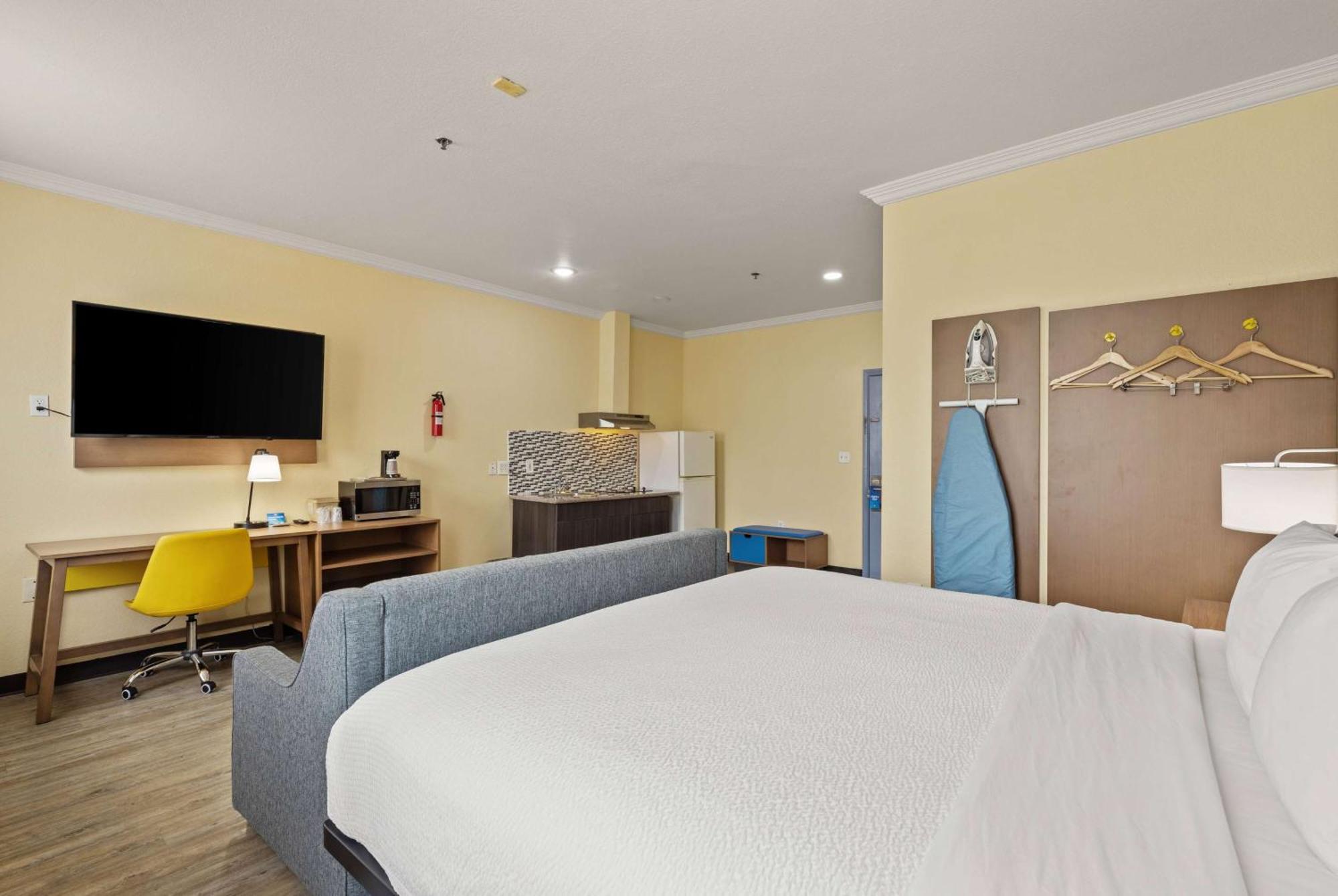 Days Inn & Suites By Wyndham Dfw Airport South-Euless Eksteriør bilde