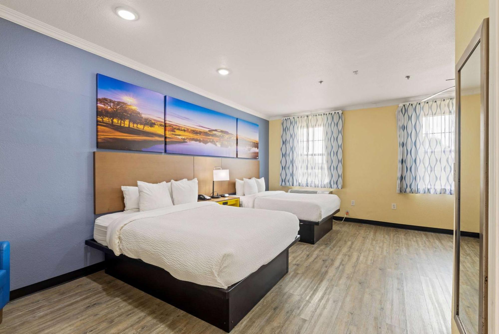 Days Inn & Suites By Wyndham Dfw Airport South-Euless Eksteriør bilde