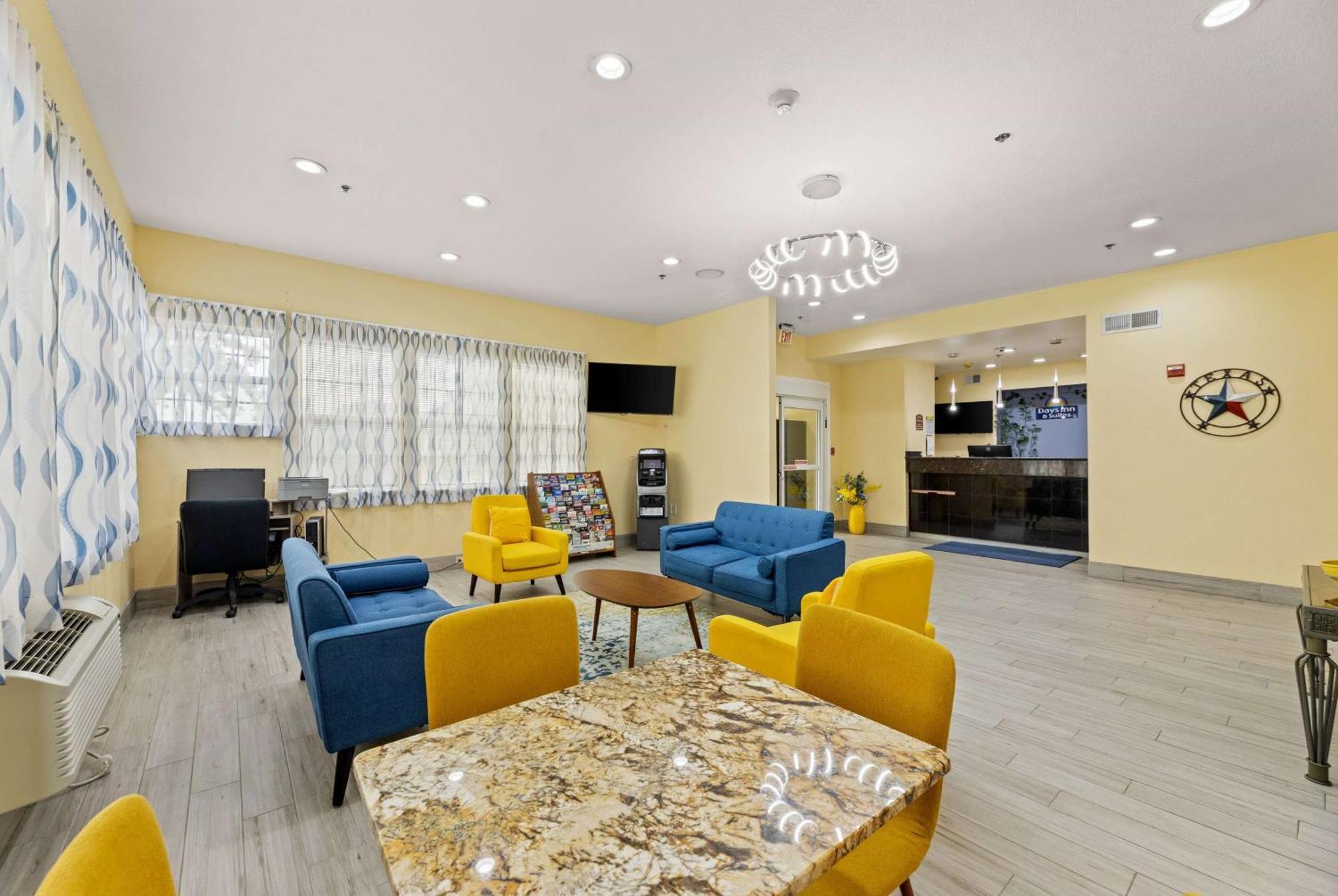 Days Inn & Suites By Wyndham Dfw Airport South-Euless Eksteriør bilde