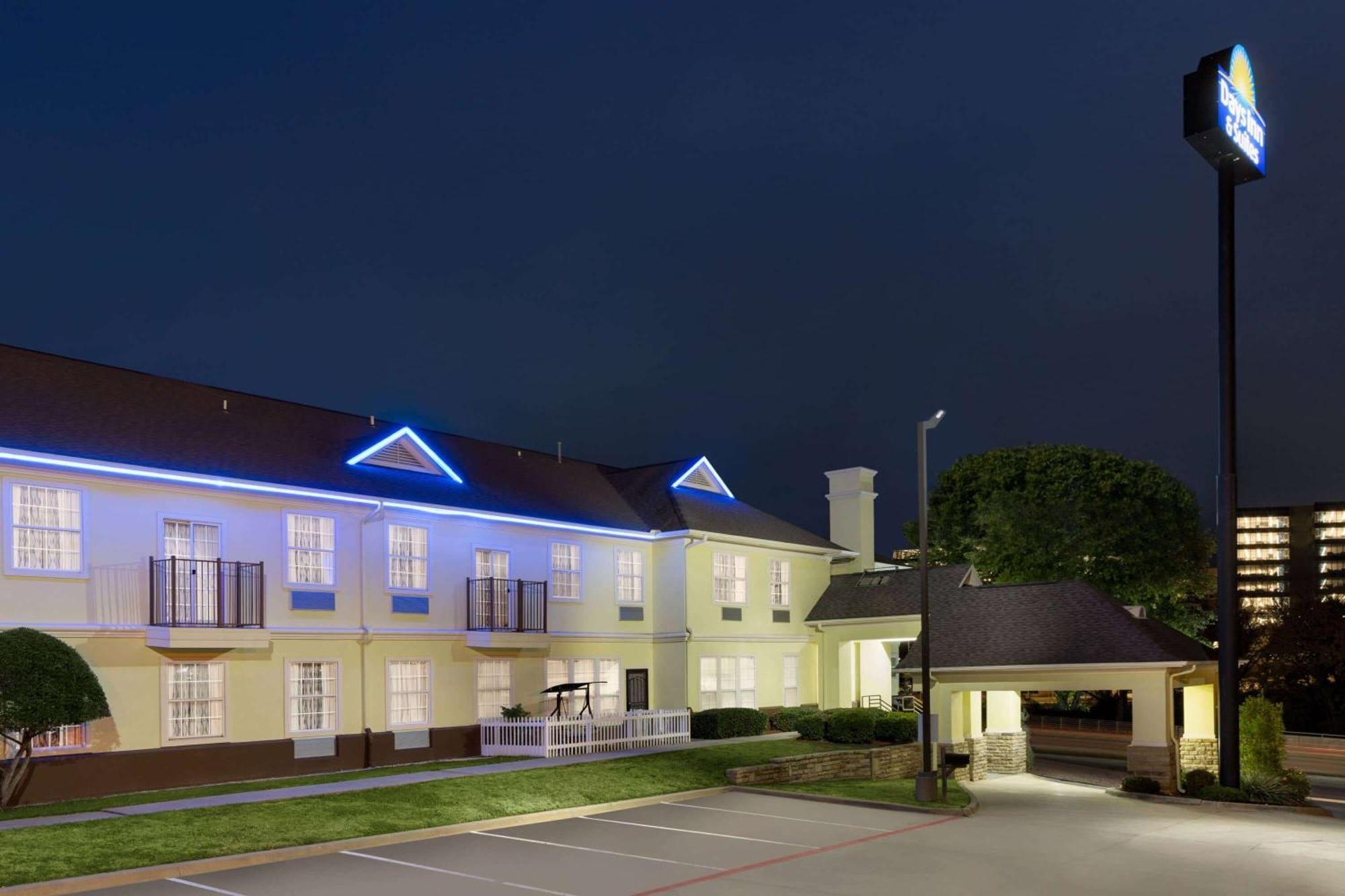 Days Inn & Suites By Wyndham Dfw Airport South-Euless Eksteriør bilde